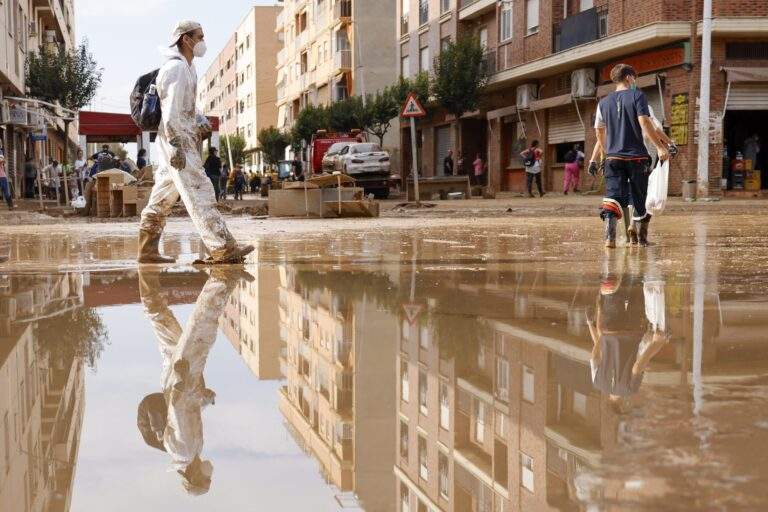 Încă 3 români daţi dispăruţi în Valencia au fost găsiţi morți