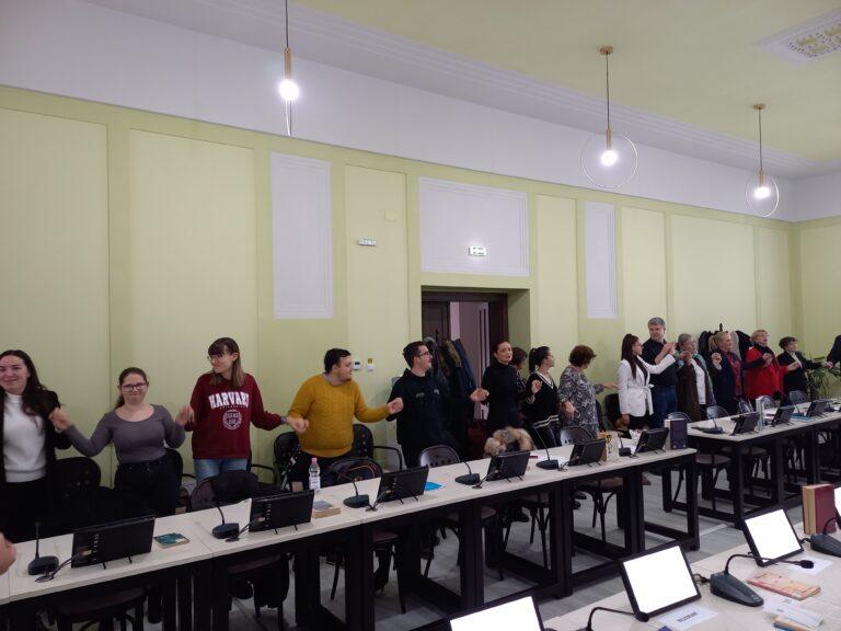 Studenții orădeni s-au prins în „Hora Unirii”