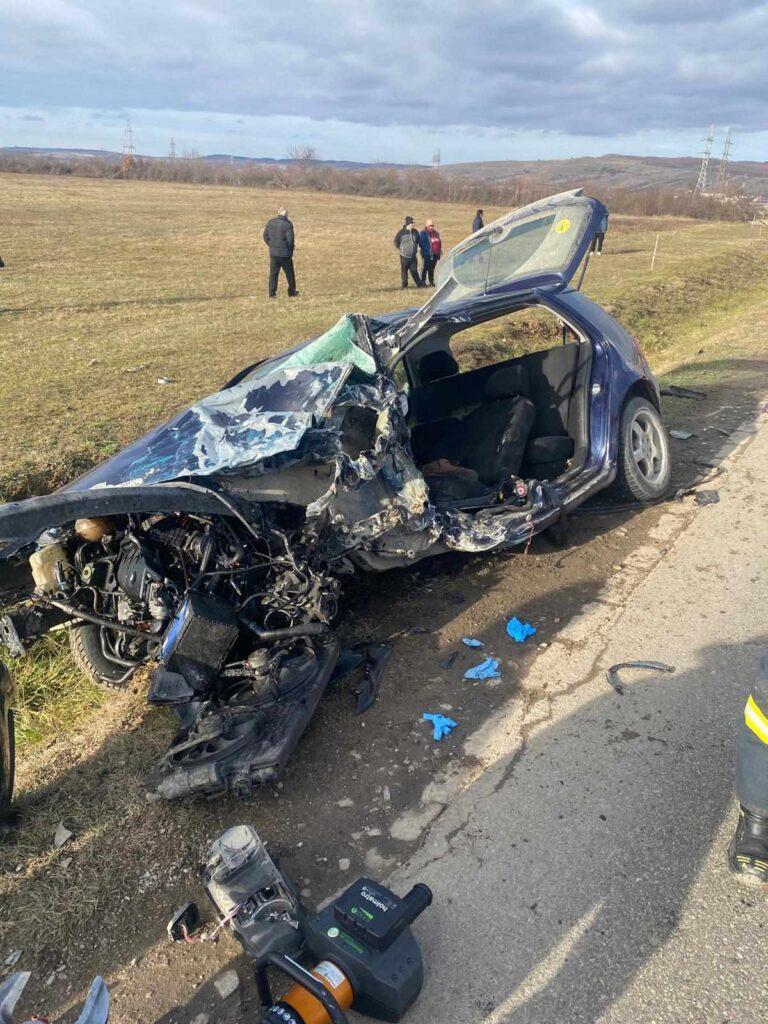 Tragedie pe drumurile din Bihor: Un tânăr și-a pierdut viața într-un grav accident rutier