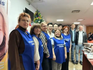 Cadoul din cutia de pantofi. Peste 80 de copii au primit daruri-03