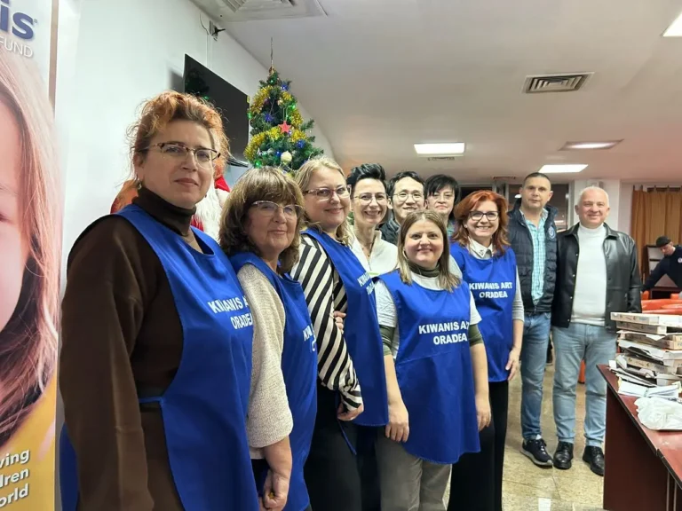 Cadoul din cutia de pantofi. Peste 80 de copii au primit daruri