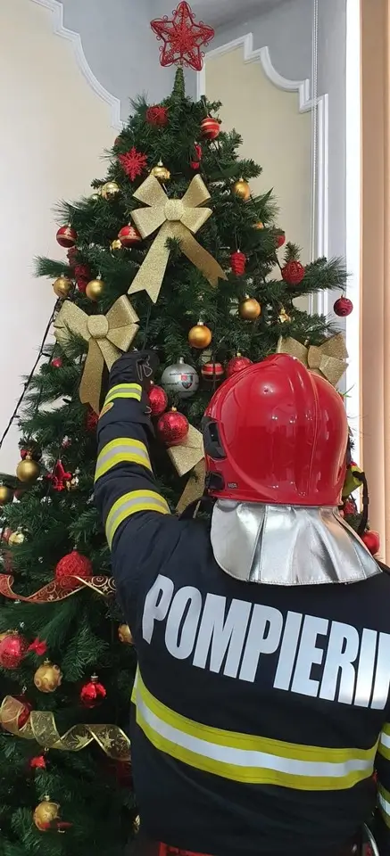 Atenție la bradul de Crăciun!