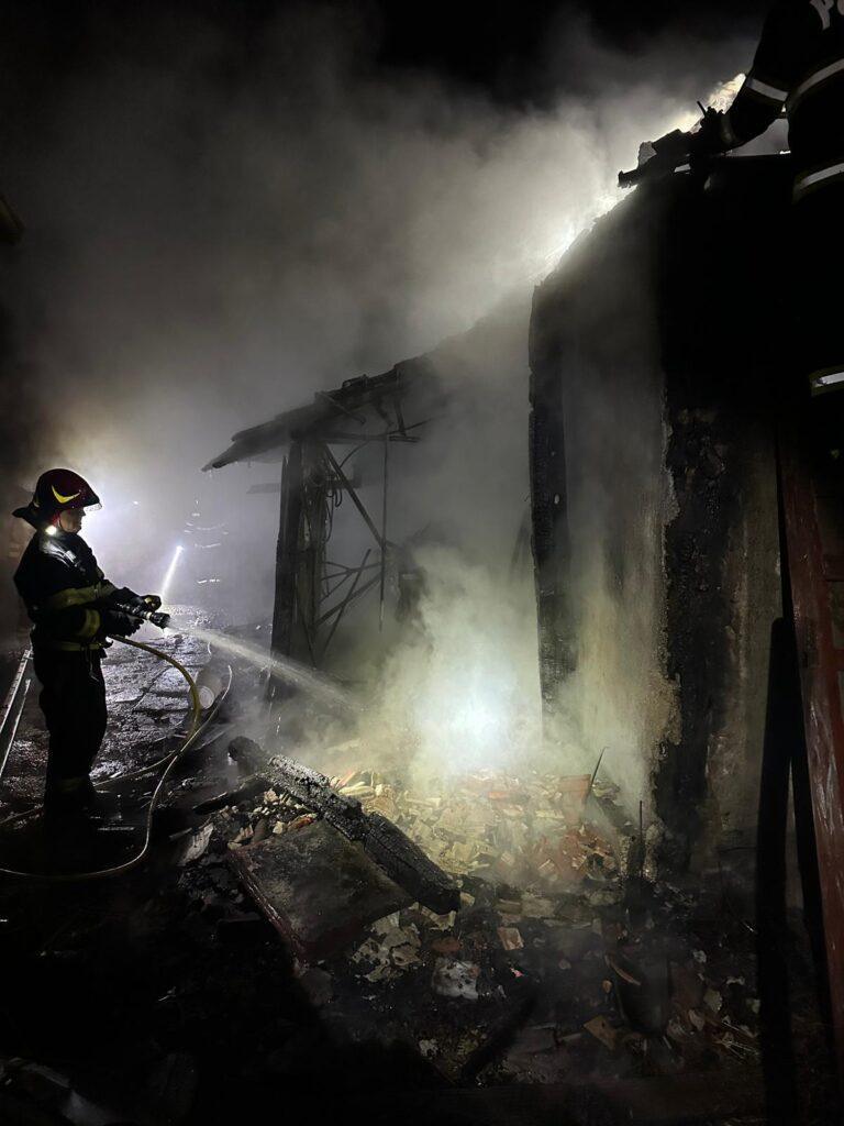 Două incendii, în miez de noapte, în Bihor