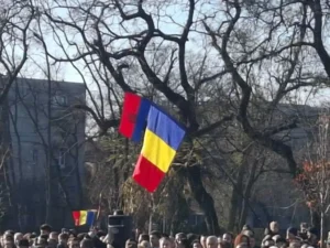 Mii de orădeni au participat la festivitățile dedicate Zilei Naționale a României-011