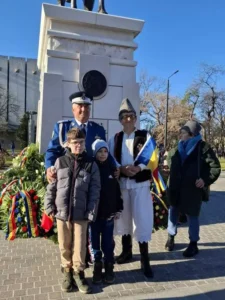 Mii de orădeni au participat la festivitățile dedicate Zilei Naționale a României-012