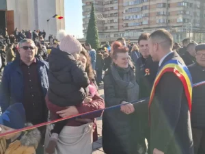 Mii de orădeni au participat la festivitățile dedicate Zilei Naționale a României-013