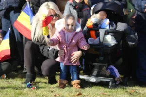 Mii de orădeni au participat la festivitățile dedicate Zilei Naționale a României-04