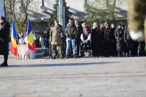 Mii de orădeni au participat la festivitățile dedicate Zilei Naționale a României-05