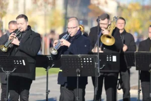 Mii de orădeni au participat la festivitățile dedicate Zilei Naționale a României-12