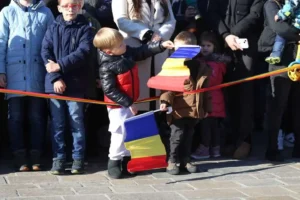 Mii de orădeni au participat la festivitățile dedicate Zilei Naționale a României-50