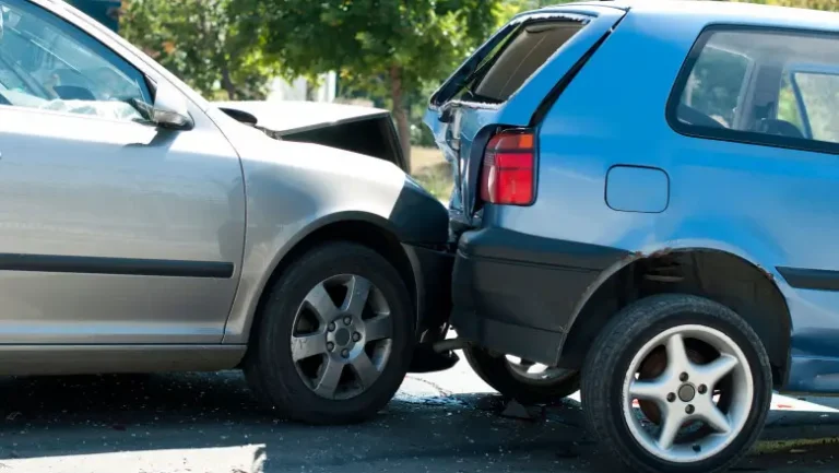 Polițele RCA se scumpesc de la 1 ianuarie, chiar dacă tarifele au fost plafonate. Care este explicația?