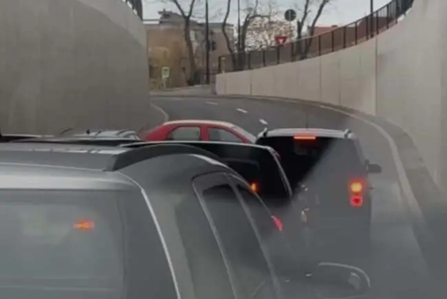 Polițiștii au identificat șoferul care a intrat pe contrasens în pasajul din Centrul Civic. Ce sancțiune a primit