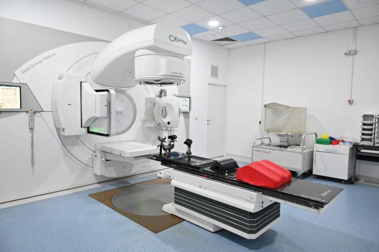 Tratament de ultimă generație prin radioterapie externă cu tehnici speciale, pentru pacienții oncologici