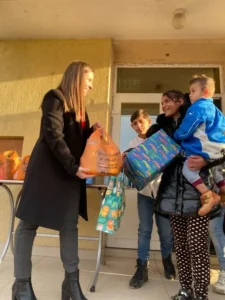 Sărbători de poveste pentru cei greu încercați-17
