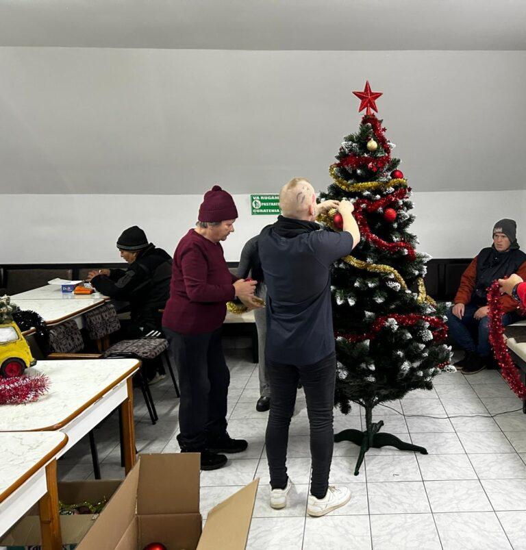 Masă de Crăciun pentru oamenii fără adăpost