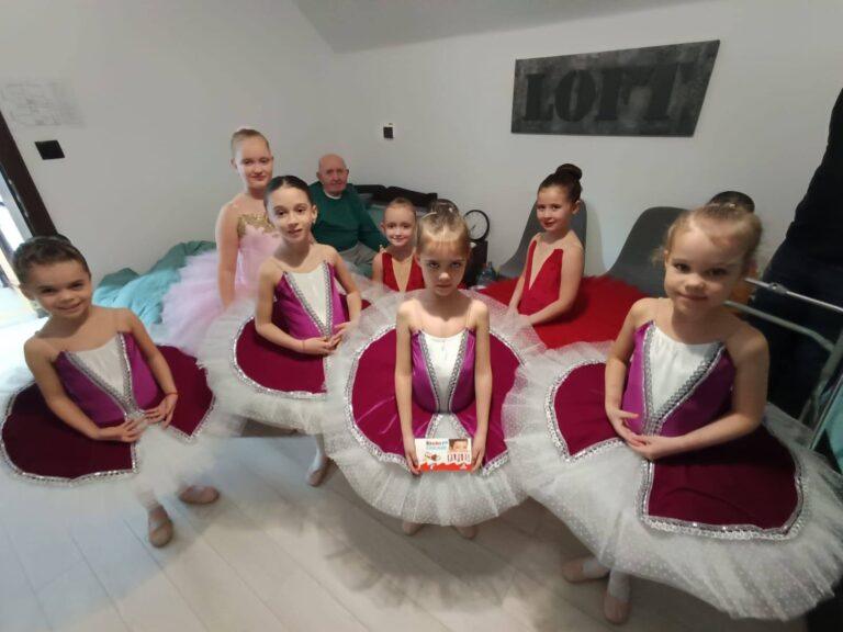 Balerinele de la Școala de Balet și Dans „Anette Classic Dance” au adus bucurie și zâmbete la căminul „Bunicii Veseli”