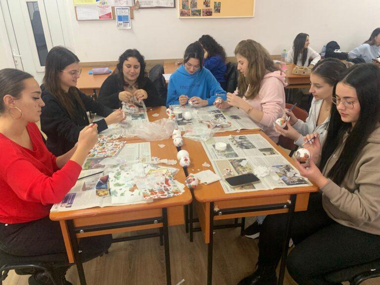 Gesturi de iubire și de solidaritate făcute de copii