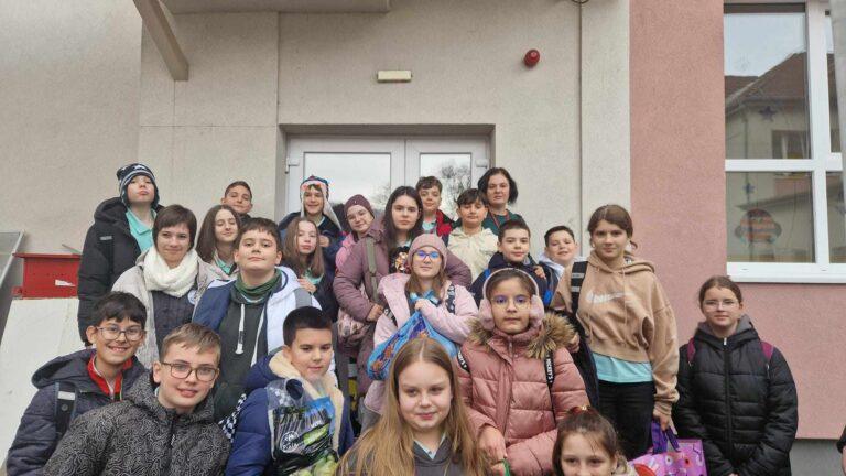 Elevii Școlii Gimnaziale „Dacia” din Oradea au donat peste trei tone de alimente pentru cei aflați în nevoie