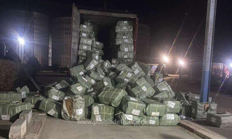 Peste 48 de tone de deşeuri, oprite să intre în ţară prin PTF Nădlac II şi Borş II