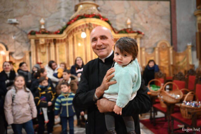 „Lumina Lumii s-a născut” – Mesajul de Crăciun al Episcopului greco-catolic de Oradea, PSS Virgil Bercea