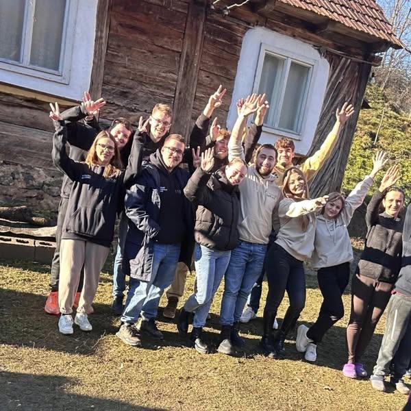 A „nins” cu zâmbete în prag de Crăciun