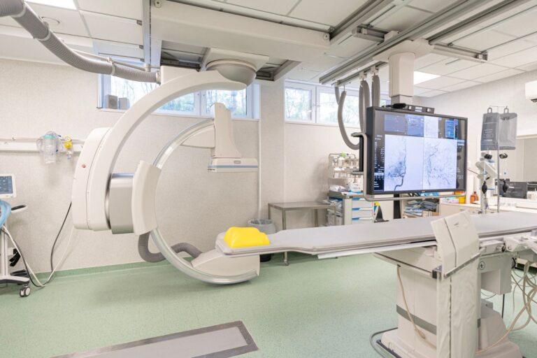Îngrijorător de multe AVC-uri, în special la tineri. Ce proceduri au fost realizate de Compartimentul de Radiologie Intervențională de la Județean?