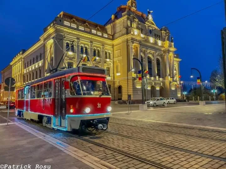 Plimbări de agrement cu „Tramvaiul Moșului” în Oradea