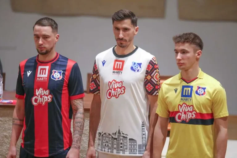 Cum arată noul tricou de joc al FC Bihor. Acesta a fost lansat joi, la Muzeul Țării Crișurilor