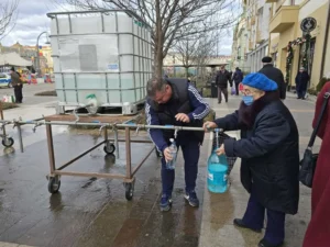 Sfințirea Agheasmei Mari la Mănăstirea Sfintei Cruci și la bisericile din Oradea-02