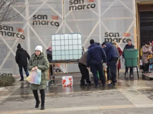 Sfințirea Agheasmei Mari la Mănăstirea Sfintei Cruci și la bisericile din Oradea-13