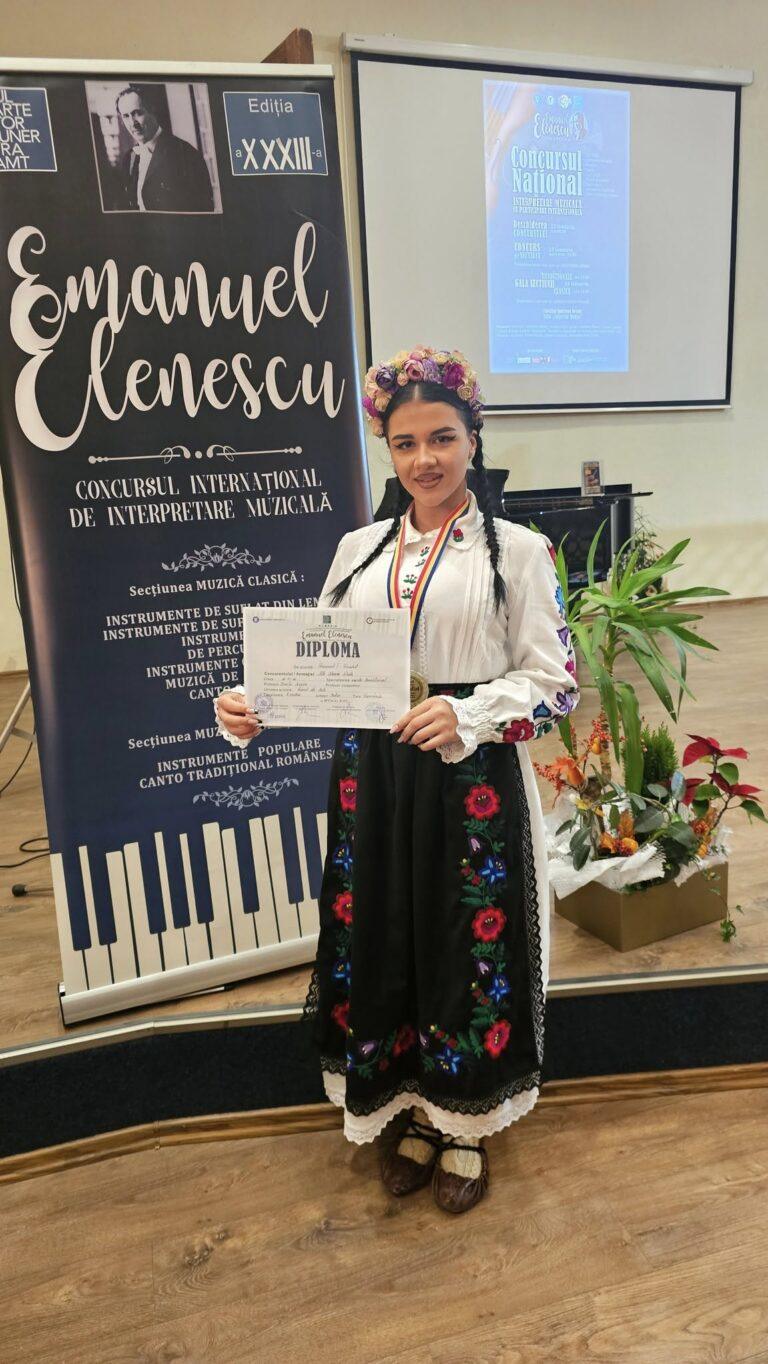 Mândrie bihoreană: Tânăra Alexia Nicole Alb, locul I la Concursul Național de Interpretare „Emanuel Elenescu”