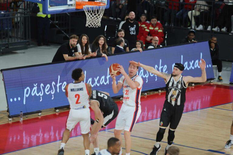Bilete disponibile la următoarele două meciuri de pe teren propriu ale echipei de baschet