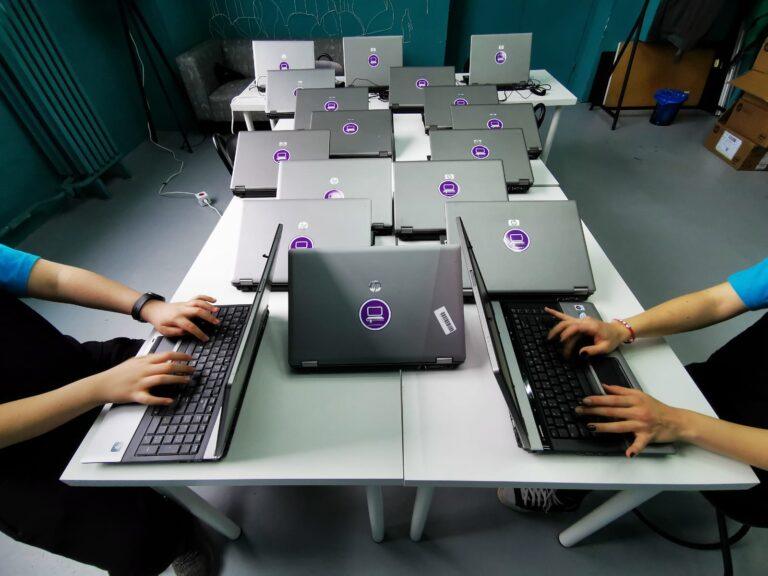 Milioane de lei pentru dotarea școlilor din Oradea cu echipamente digitale