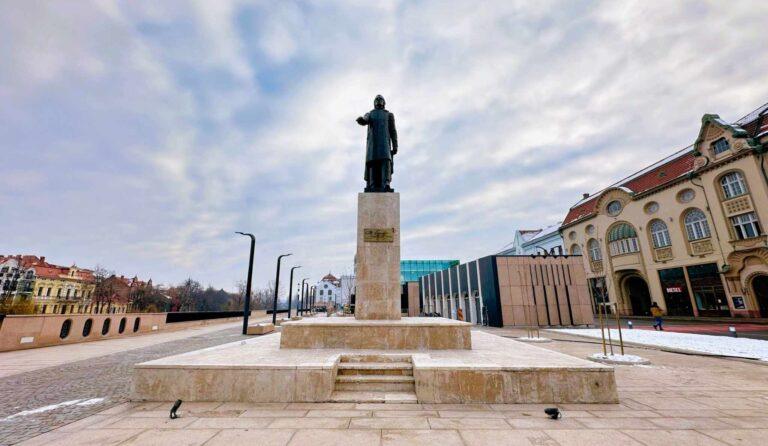 Manifestări culturale la statuia lui Mihai Eminescu cu ocazia Zilei Culturii Naționale