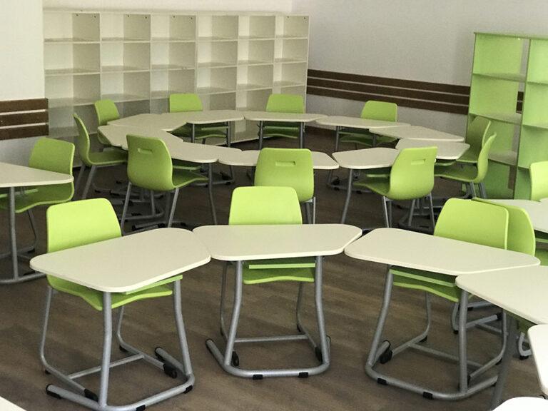 Primăria Oradea a demarat achiziția de mobilier pentru 43 de școli, grădinițe și licee din municipiu