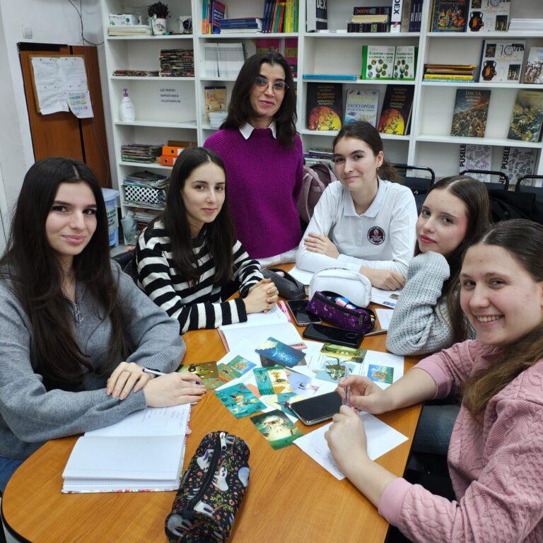 Atelier de creație literară, inspirat de suprarealism, organizat în cadrul Săptămânii Culturii Române la Oradea