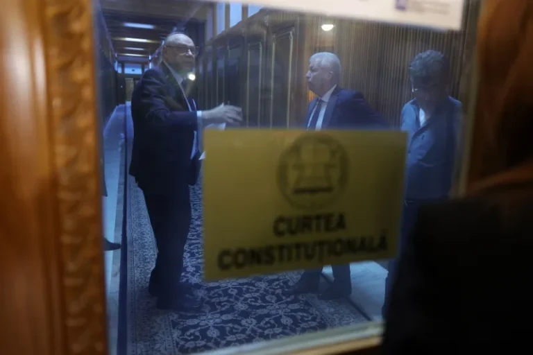 Șeful CCR, primele explicații după două luni de la anularea alegerilor: O decizie de apărare a statului român / Dacă aţi dori să beţi un pahar cu apă în care ştiţi că există otravă, veţi încerca să o extrageţi sau veţi opta pentru un alt pahar cu apă?