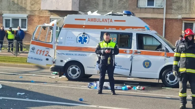 Cum s-a petrecut accidentul în care a fost implicată o Ambulanță aflată în misiune? (VIDEO)