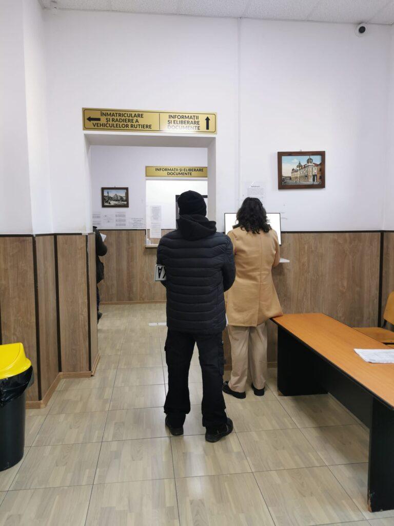Plăți în regim self service cu cardul la Serviciul de Înmatriculare a Vehiculelor Bihor