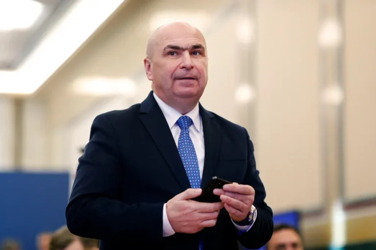 Ce poate și ce nu poate face președintele interimar al României, Ilie Bolojan?