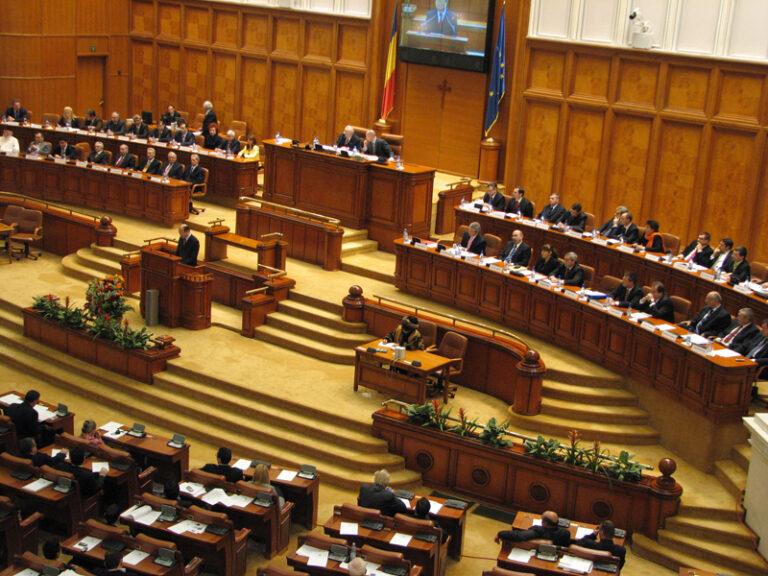 Reducerea de 240 de posturi din Camera Deputaților, aprobată de plen