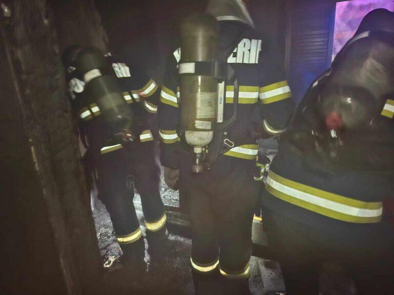 Incendiu în Tinăud: Pompierii militari bihoreni au evitat un dezastru de proporții