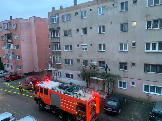 Incendii la două blocuri și o casă în Bihor