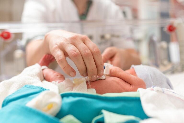 Terapia Internsivă Neonatală de la Oradea se modernizează. Start la licitația echipamentelor medicale necesare