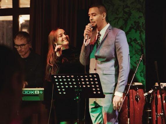 Raul Horvath, tânărul bihorean care vede lumea prin muzică. Povestea de succes a unui băiat nevăzător