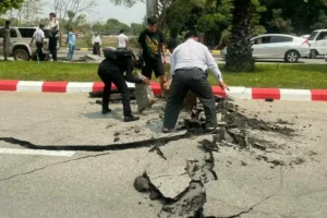 Imaginile dezastrului provocat de cutremurul extrem de puternic din Myanmar și Thailanda-06