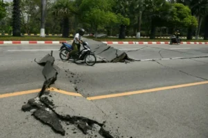 Imaginile dezastrului provocat de cutremurul extrem de puternic din Myanmar și Thailanda-07