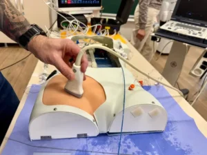 Moment istoric în medicina de urgență din România-08
