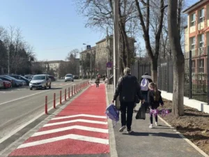 Primăria Oradea implementează un proiect pilot „Kiss and Ride” în proximitatea Școlii Gimnaziale Nr. 16-04