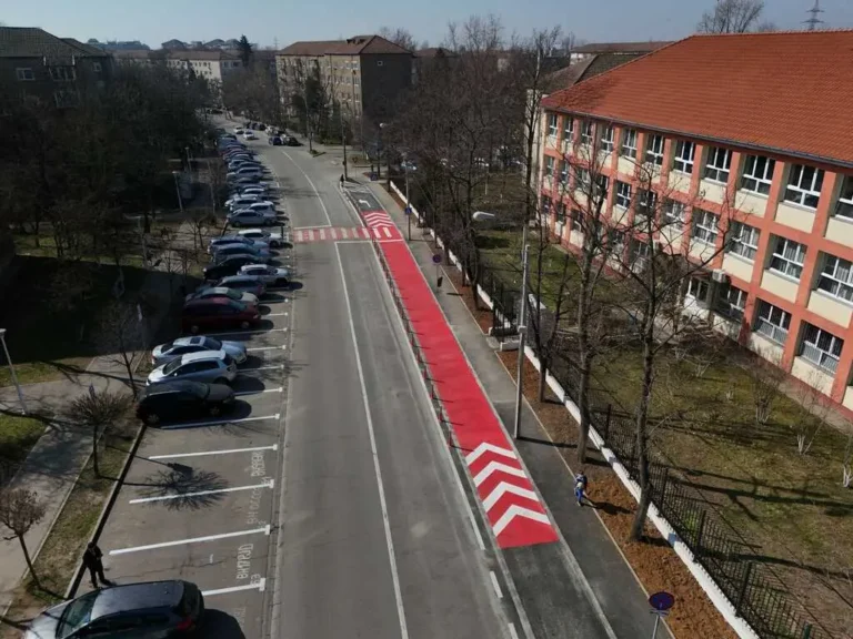 Primăria Oradea implementează un proiect pilot „Kiss and Ride” în proximitatea Școlii Gimnaziale Nr. 16